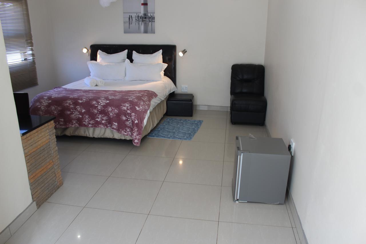 Tsumeb Guesthouse Kamho Ngoại thất bức ảnh