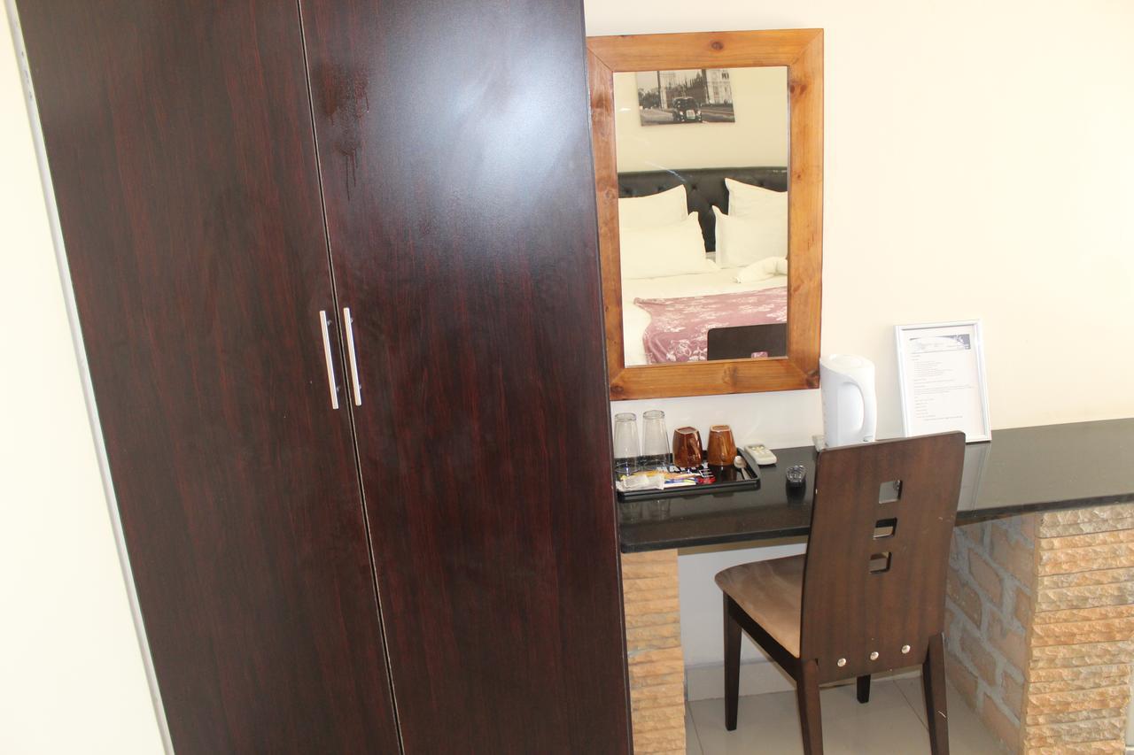 Tsumeb Guesthouse Kamho Ngoại thất bức ảnh