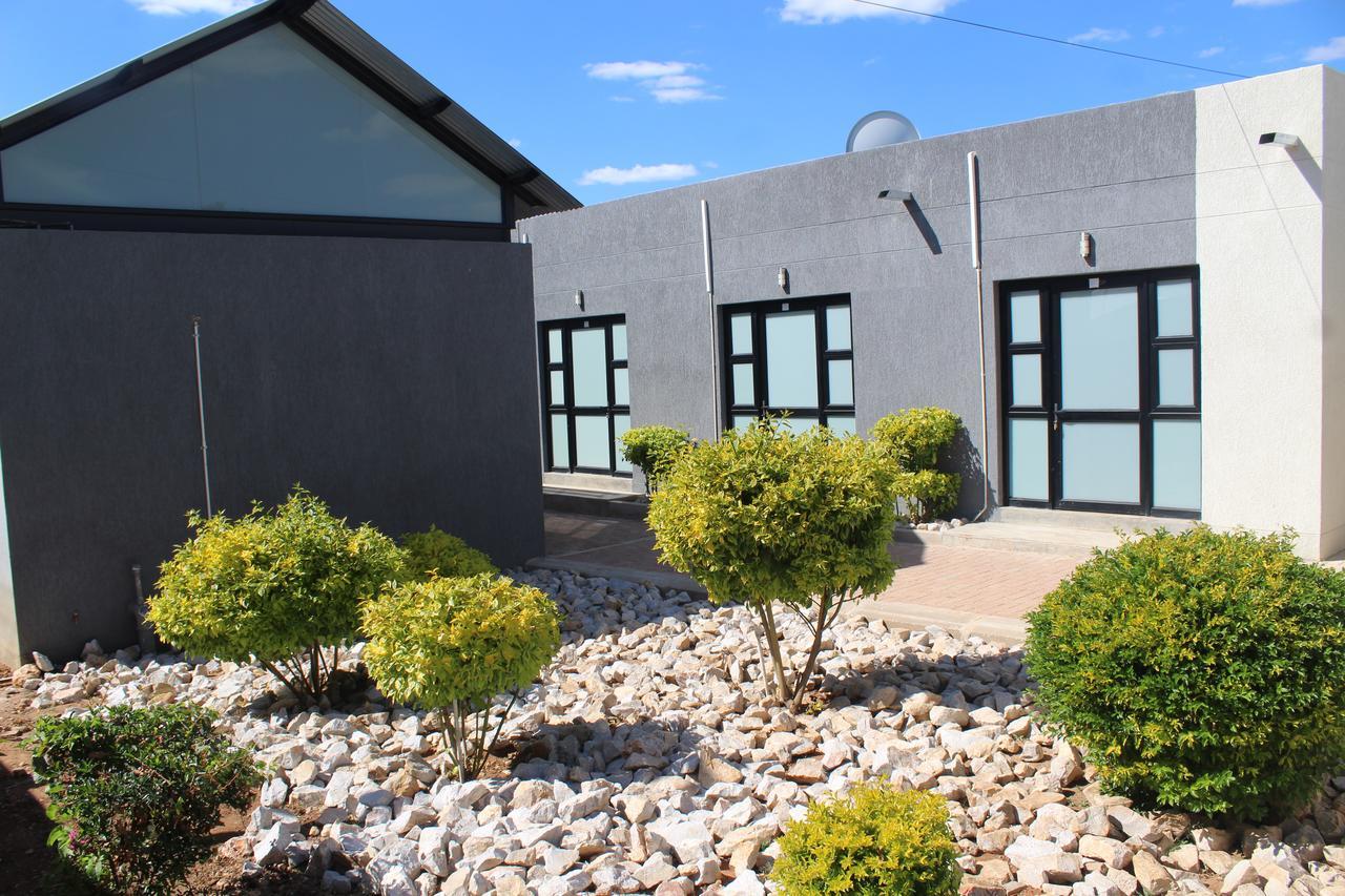Tsumeb Guesthouse Kamho Ngoại thất bức ảnh